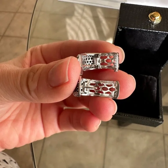 14K white goldearrings with black and white diamonds